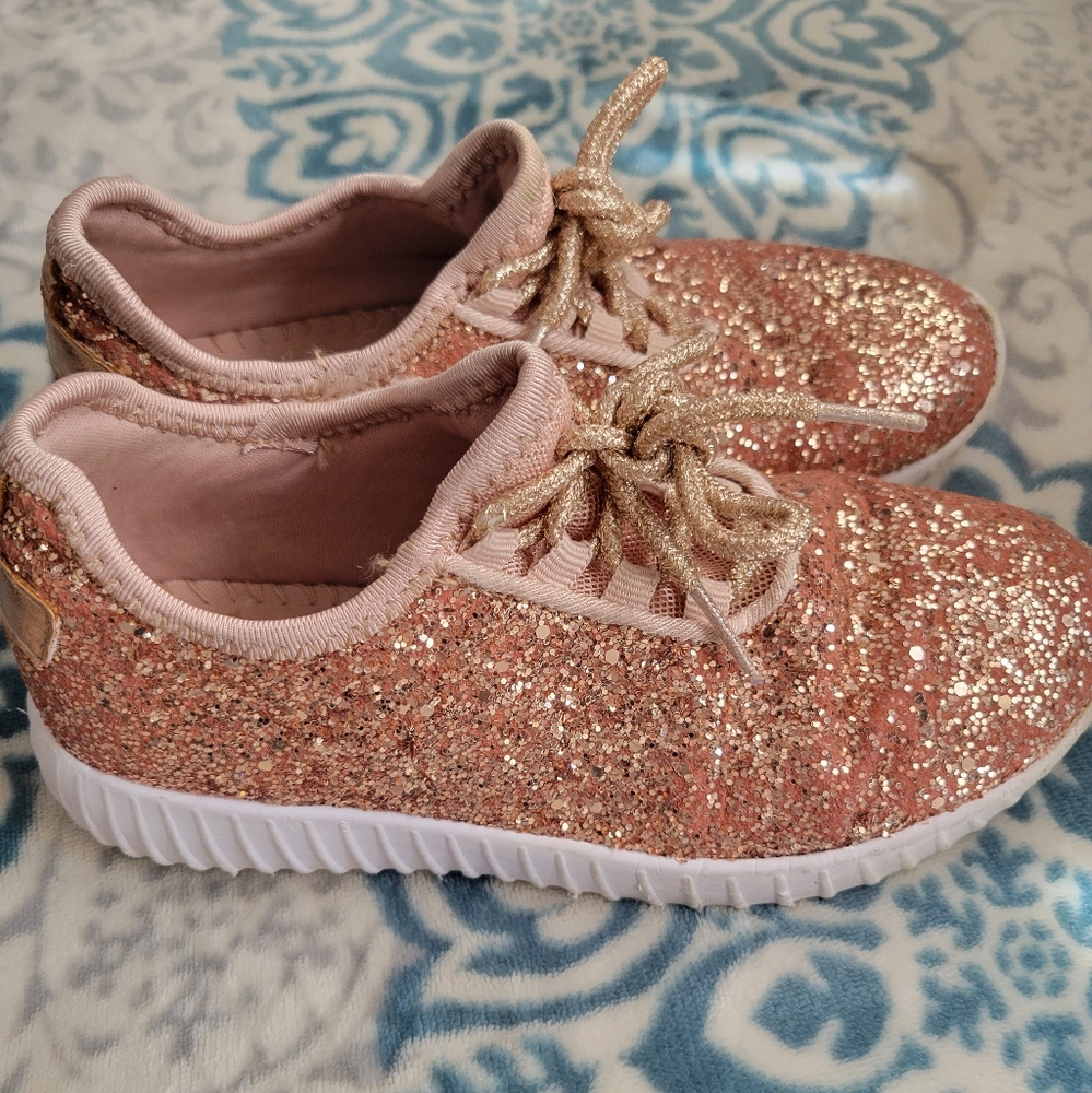 Girls size 1 glitter tennis shoes